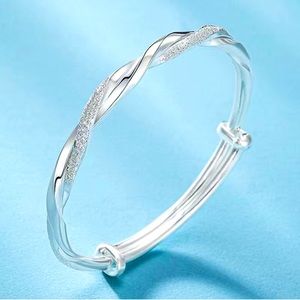⭐️925 Silver Mobius Nail Sand Bracelet - twist design that is adjustable